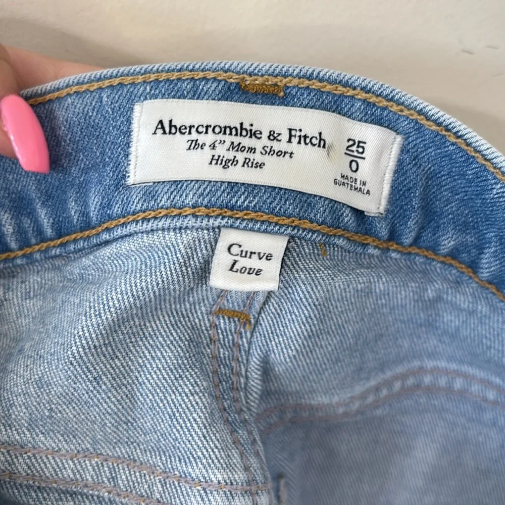 Abercrombie & Fitch The 4” Mom Short Curve Love High Rise Size 25 - Picture 7 of 8